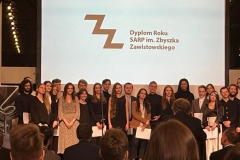 Magister inż. architekt Magdalena Zimińska znalazła się w wąskim gronie finalistów tegorocznej edycji Konkursu o Doroczną Nagrodę SARP im. Zbyszka Zawistowskiego - Dyplom Roku 2022 na najlepszy projekt dyplomowy na studiach magisterskich w 2022 w Polsce.