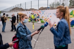 Mural firmy Accolade realizowany przy udziale studentek WA PB